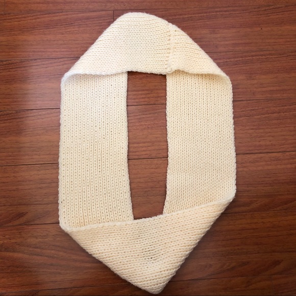 WHITE SCARF - Picture 2 of 2